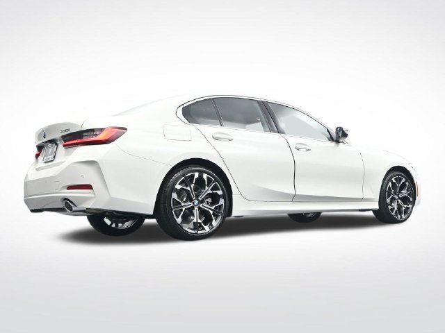 New 2026 BMW 330i xDrive Sedan w/ Premium Package AWD/4WD image 35