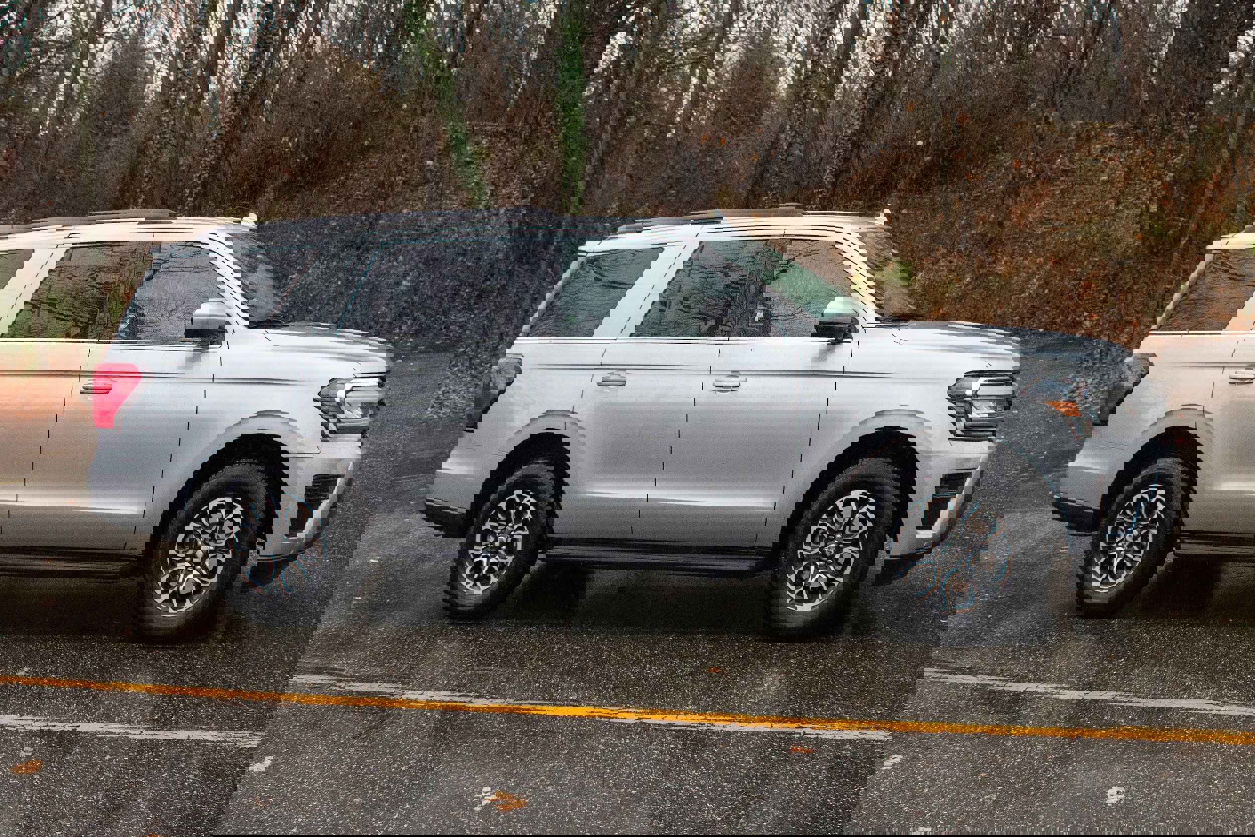 Used 2024 Ford Expedition XLT image 11