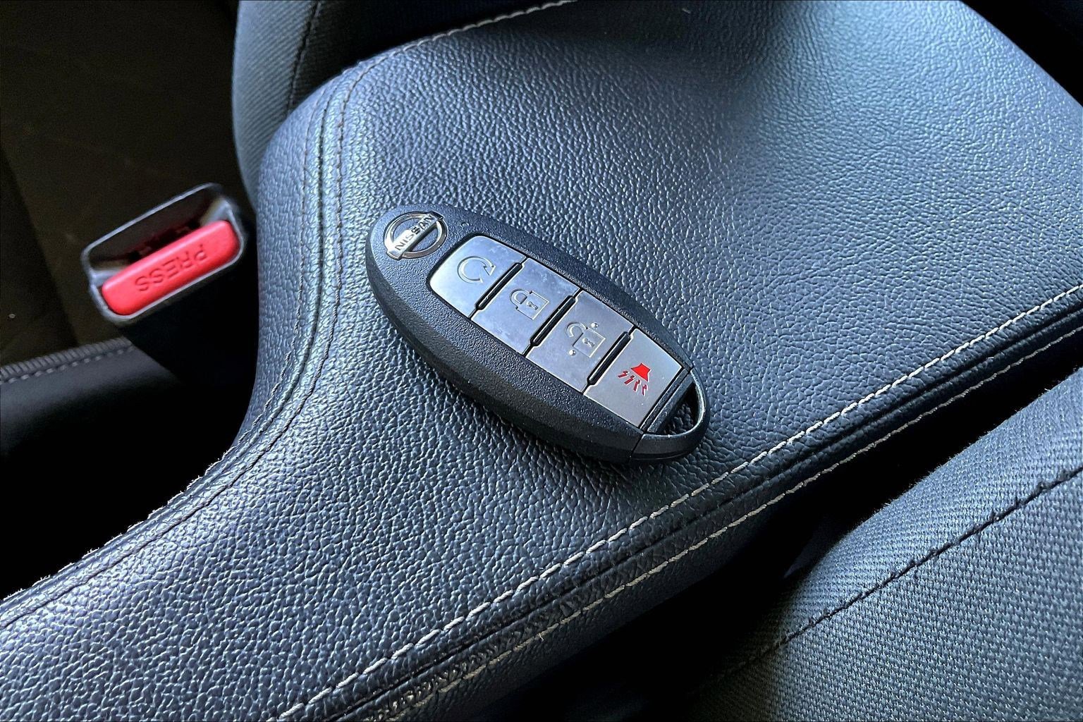 Used 2020 Nissan Kicks SV image 32