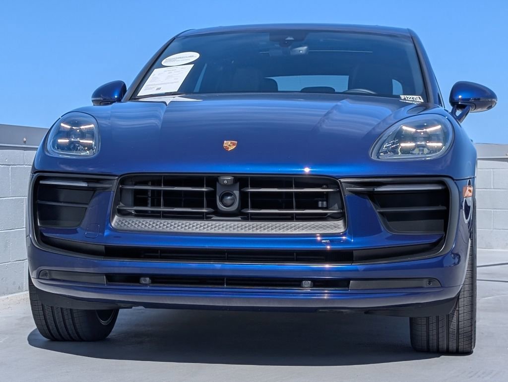 Certified 2024 Porsche Macan AWD/4WD image 8