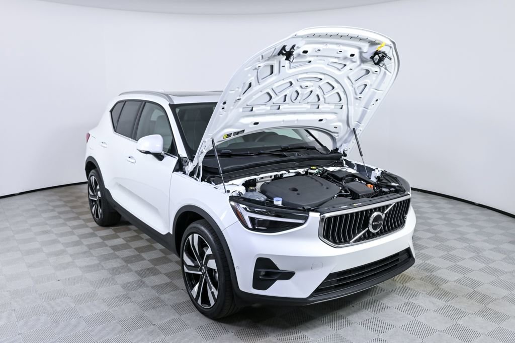 Certified 2024 Volvo XC40 B5 Ultimate w/ Protection Package AWD/4WD image 35