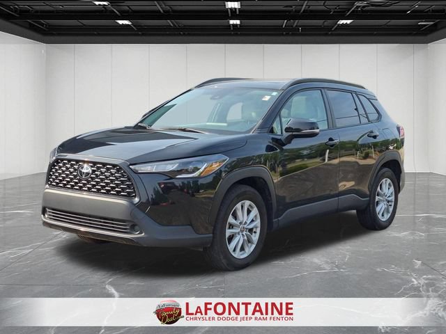 Used 2022 Toyota Corolla Cross LE w/ Moonroof Package AWD/4WD image 1