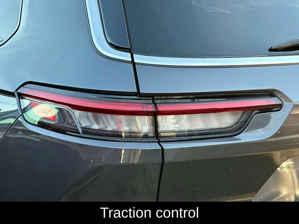 Used 2023 Jeep Grand Cherokee L Limited image 10