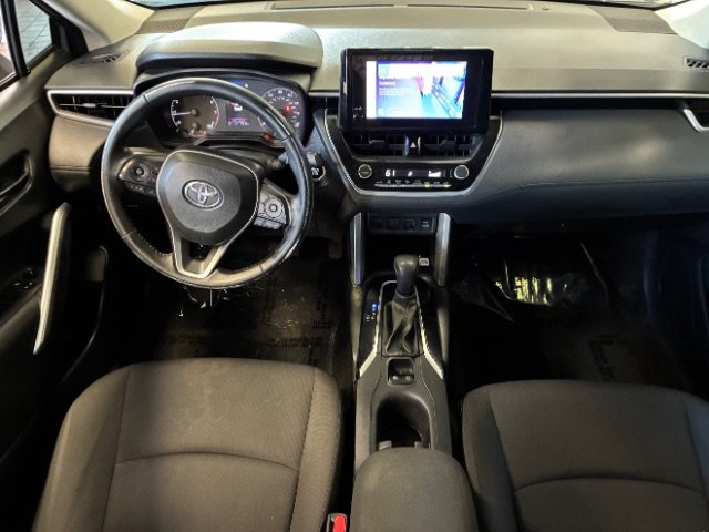 Used 2023 Toyota Corolla Cross LE FWD image 3