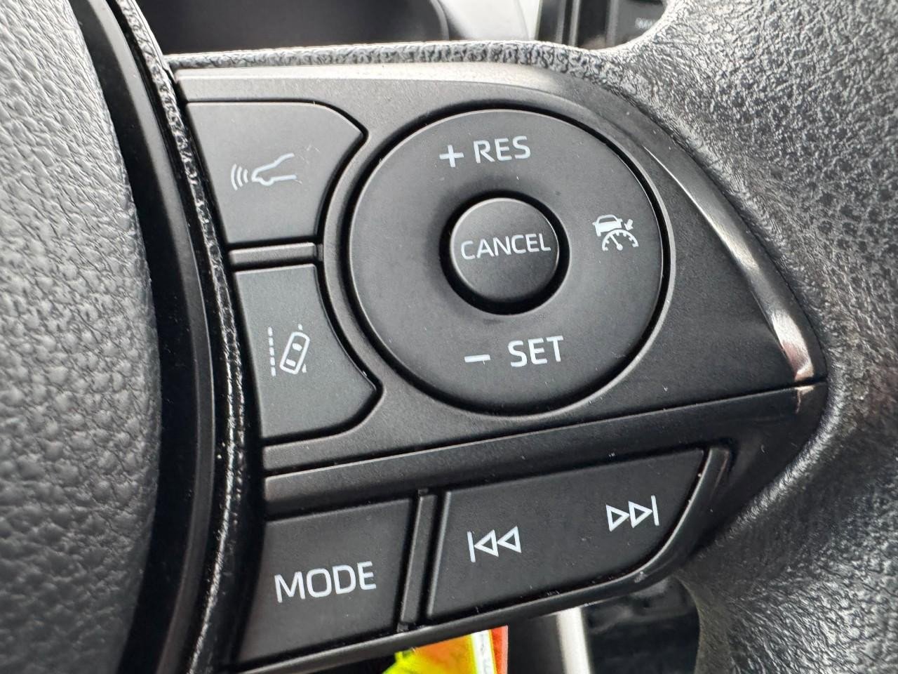 Used 2021 Toyota RAV4 LE image 18