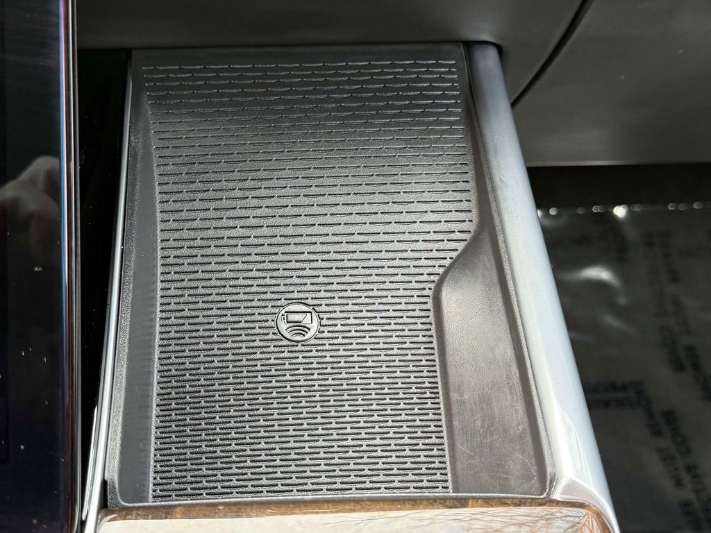 Used 2025 Cadillac Escalade ESV Premium Luxury Platinum image 27