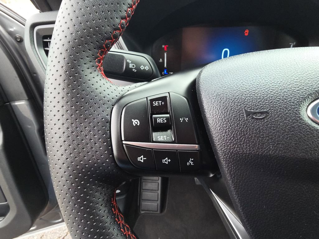 Used 2025 Ford Escape ST-Line Select image 18