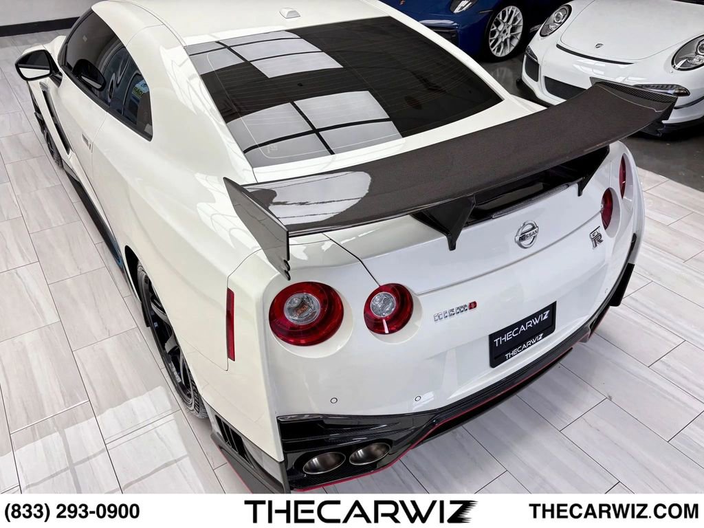 Used 2018 Nissan GT-R NISMO AWD/4WD image 26