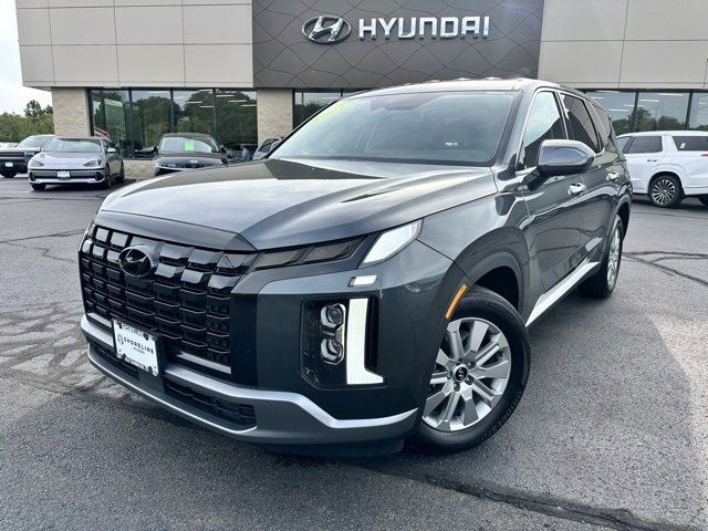 Used 2023 Hyundai Palisade SE image 1