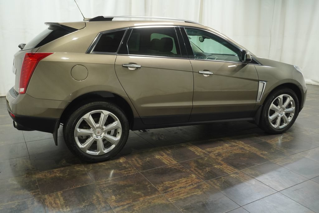 Used 2016 Cadillac SRX Luxury w/ Driver Awareness Package AWD/4WD image 3