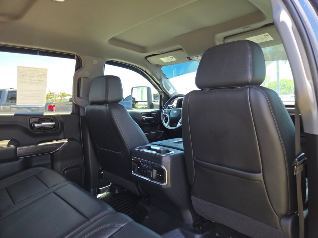 Used 2020 Chevrolet Silverado 1500 LTZ w/ LTZ Plus Package RWD image 17