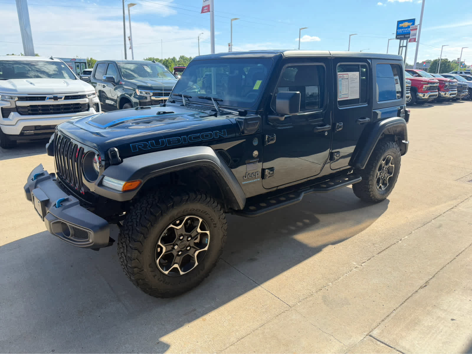 Used 2023 Jeep Wrangler Unlimited Rubicon 4xe w/ Cold Weather Group AWD/4WD image 2