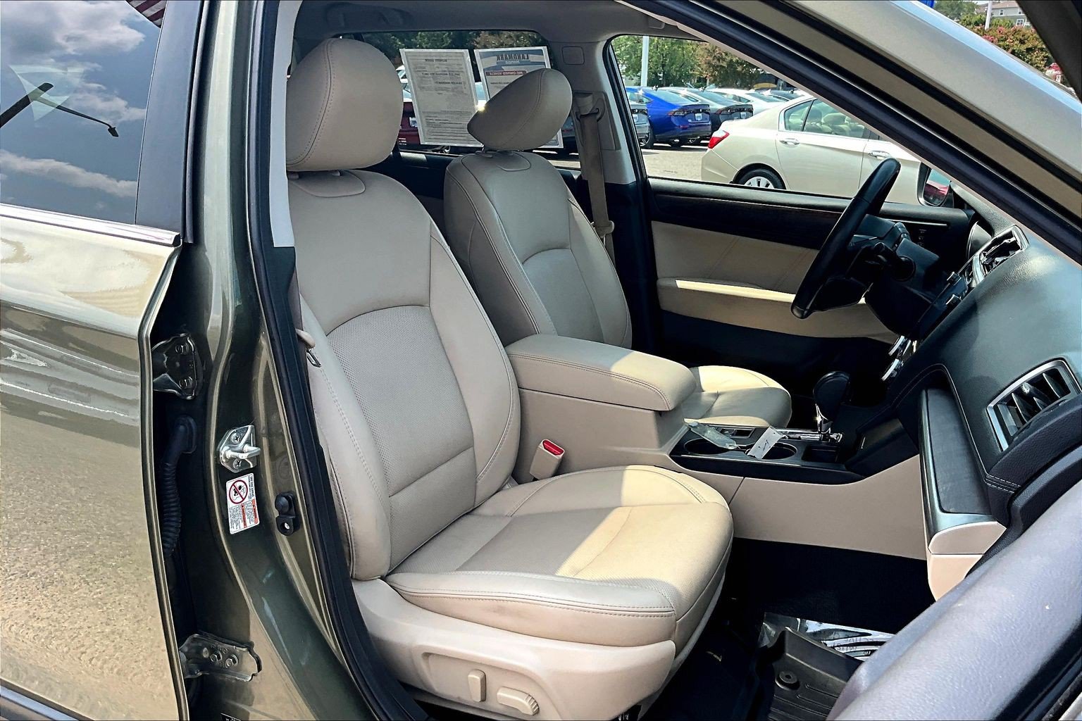 Used 2019 Subaru Outback 2.5i Limited w/ Popular Package #2 AWD/4WD image 7