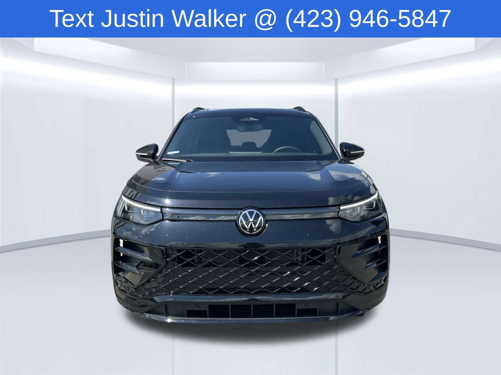 Certified 2026 Volkswagen Tiguan SE R-Line FWD image 2