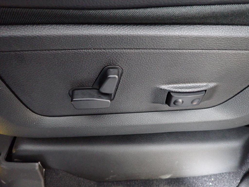 New 2026 RAM 2500 Laramie w/ Night Edition AWD/4WD image 24