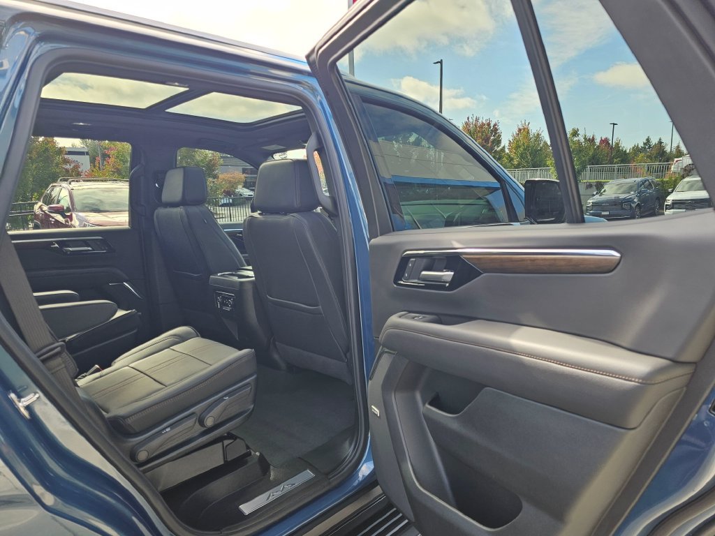 Used 2026 Chevrolet Tahoe High Country w/ Sun And Tow Package AWD/4WD image 15