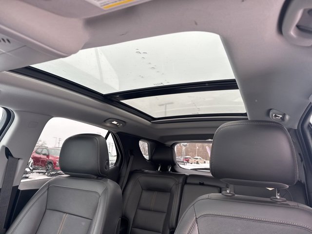 Used 2022 Chevrolet Equinox Premier image 11