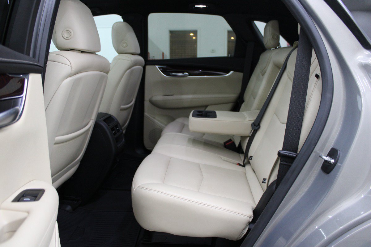 Used 2019 Cadillac XT5 Luxury FWD image 8