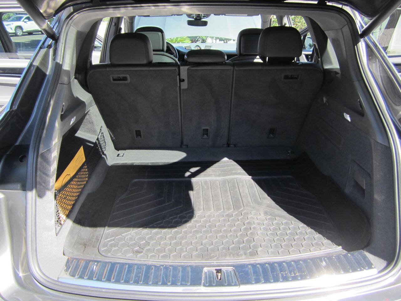 Used 2019 Porsche Cayenne AWD/4WD image 11