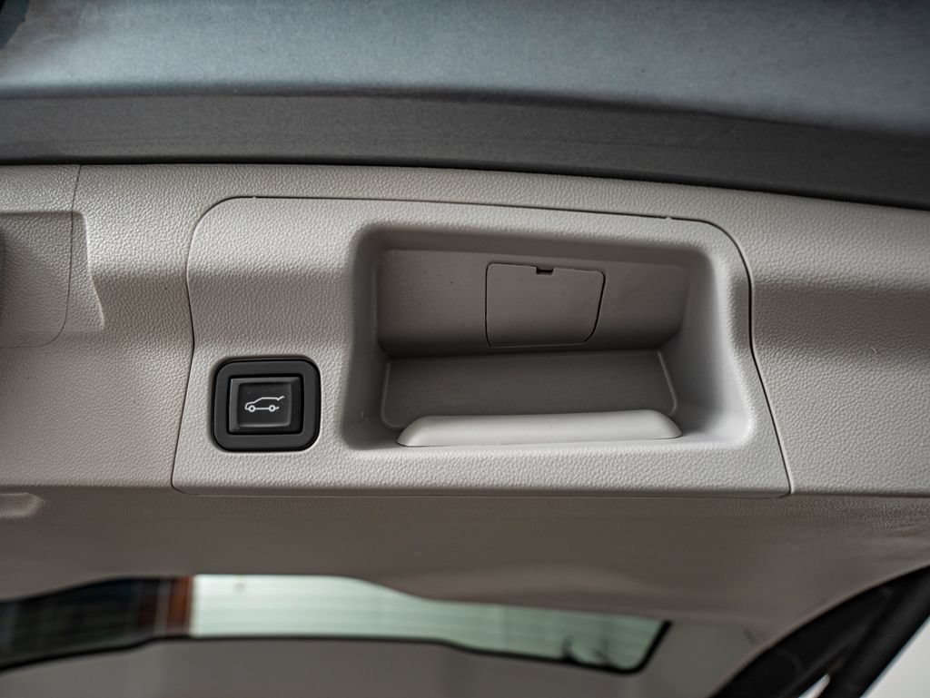 Used 2020 GMC Acadia SLT FWD image 38