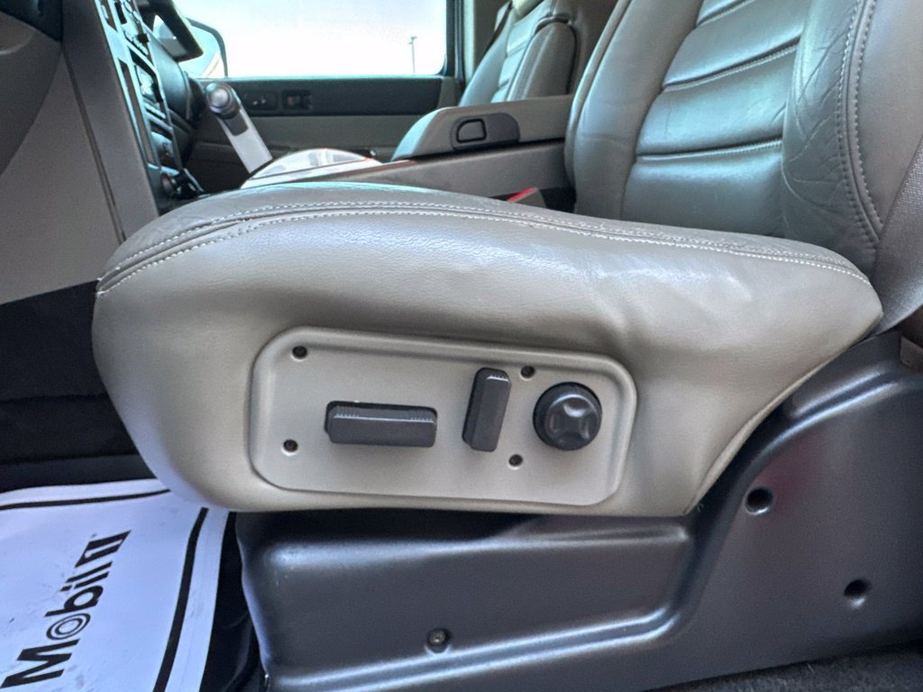 Used 2004 HUMMER H2 w/ Preferred Equipment Group AWD/4WD image 15