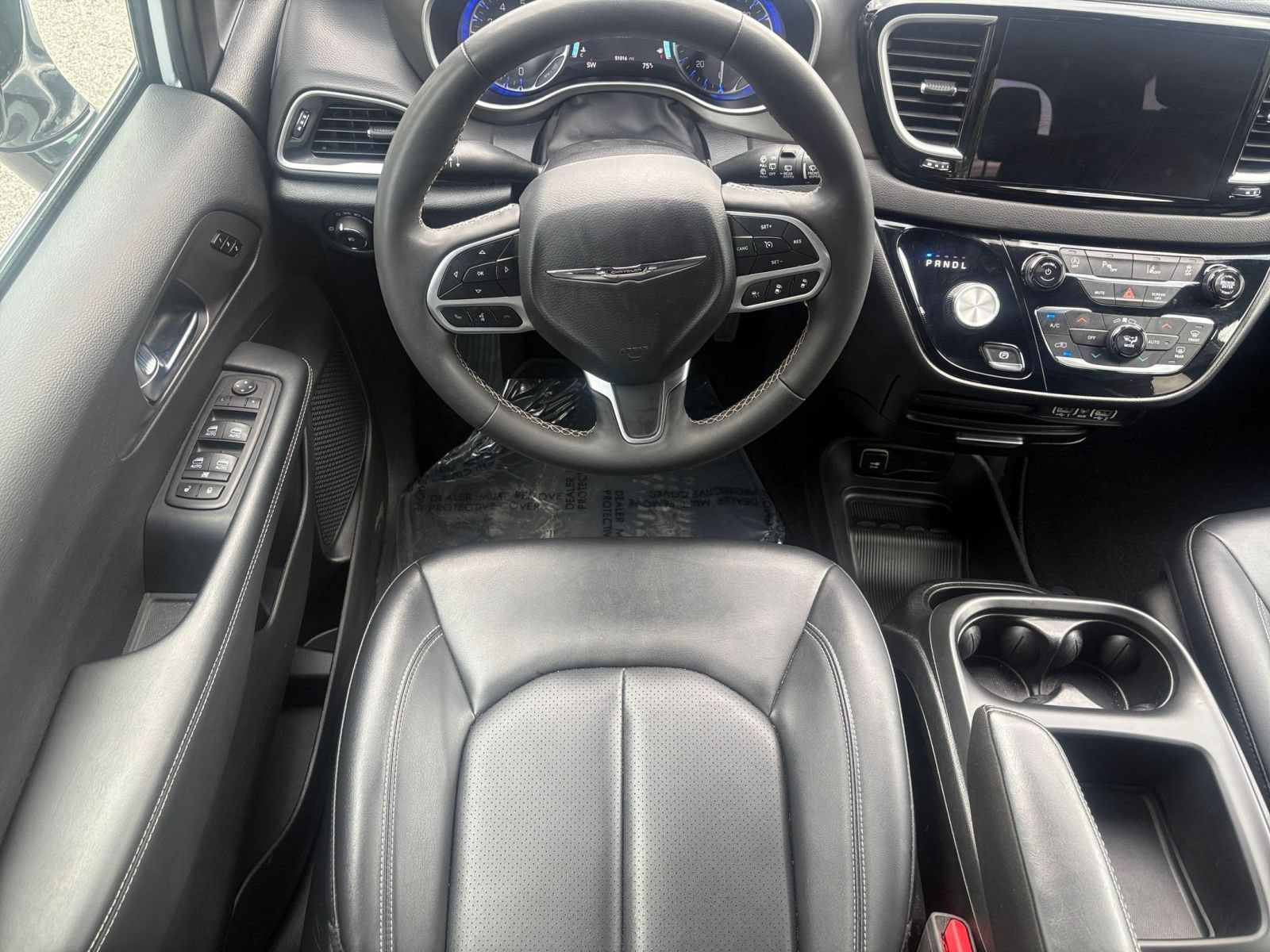 Used 2025 Chrysler Pacifica Select FWD image 29