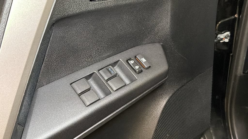 Used 2016 Toyota RAV4 LE AWD/4WD image 17