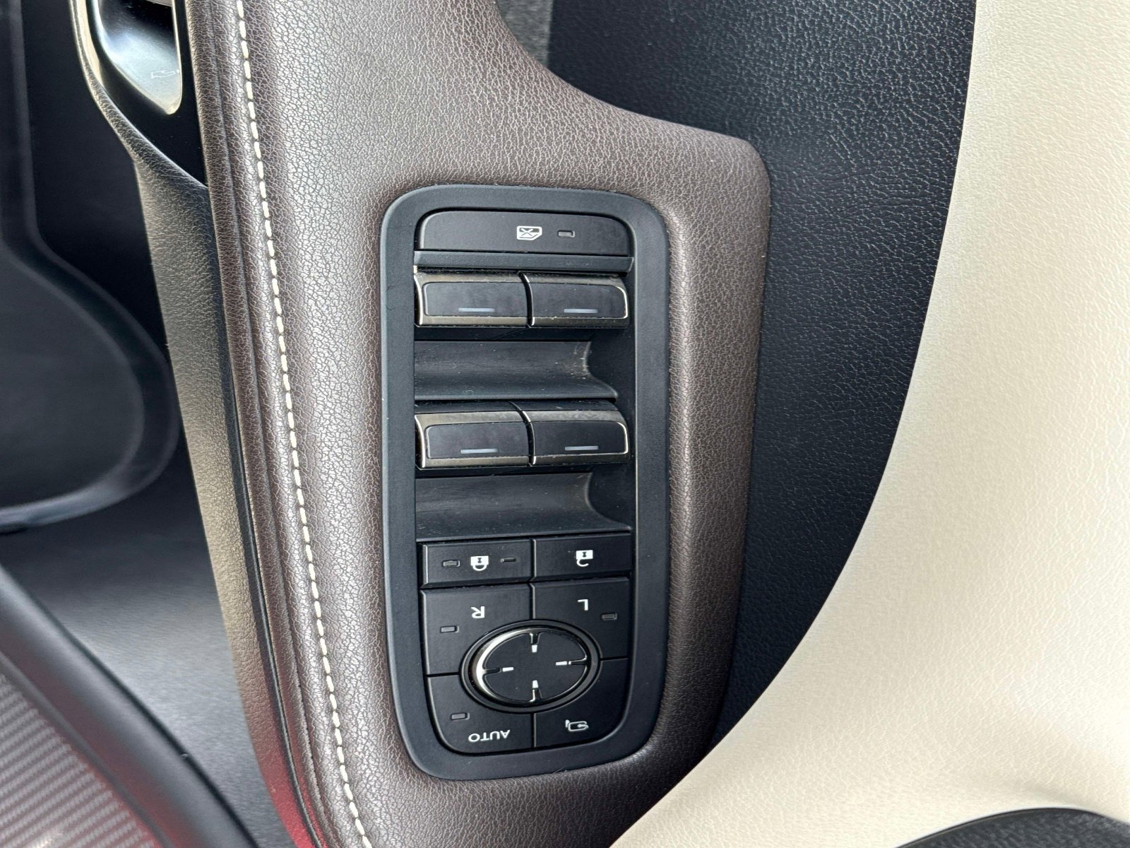 Used 2023 Lexus RX 350 w/ Cold Area Package image 22