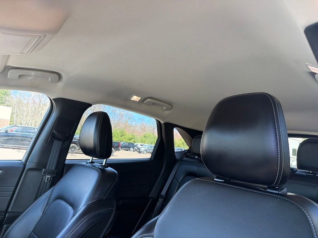 Used 2025 Ford Escape Platinum AWD/4WD image 12