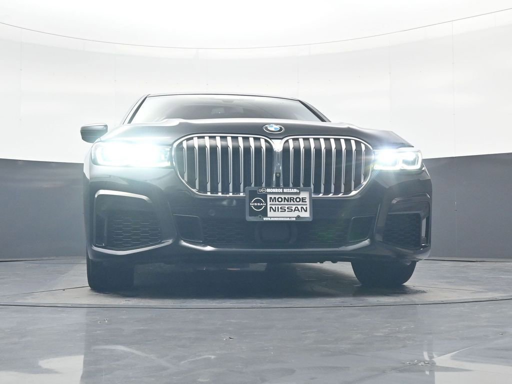 Used 2021 BMW 750i xDrive w/ Executive Package AWD/4WD image 19