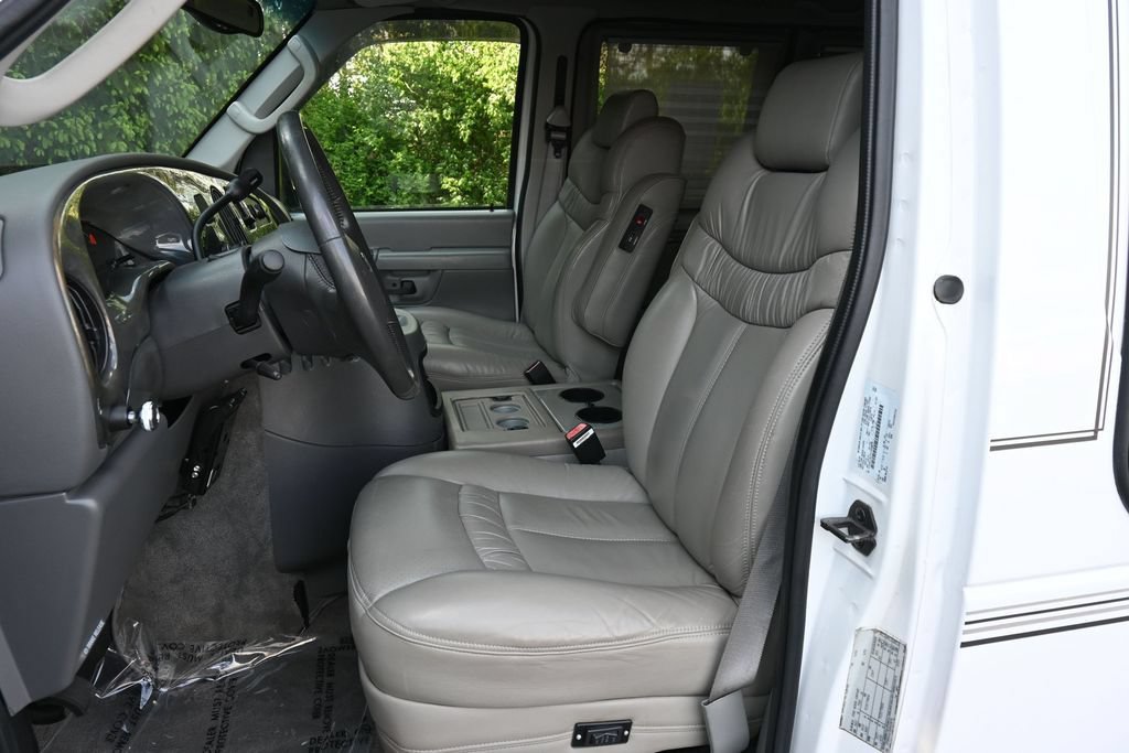 Used 2006 Ford E-150 and Econoline 150 RWD image 15
