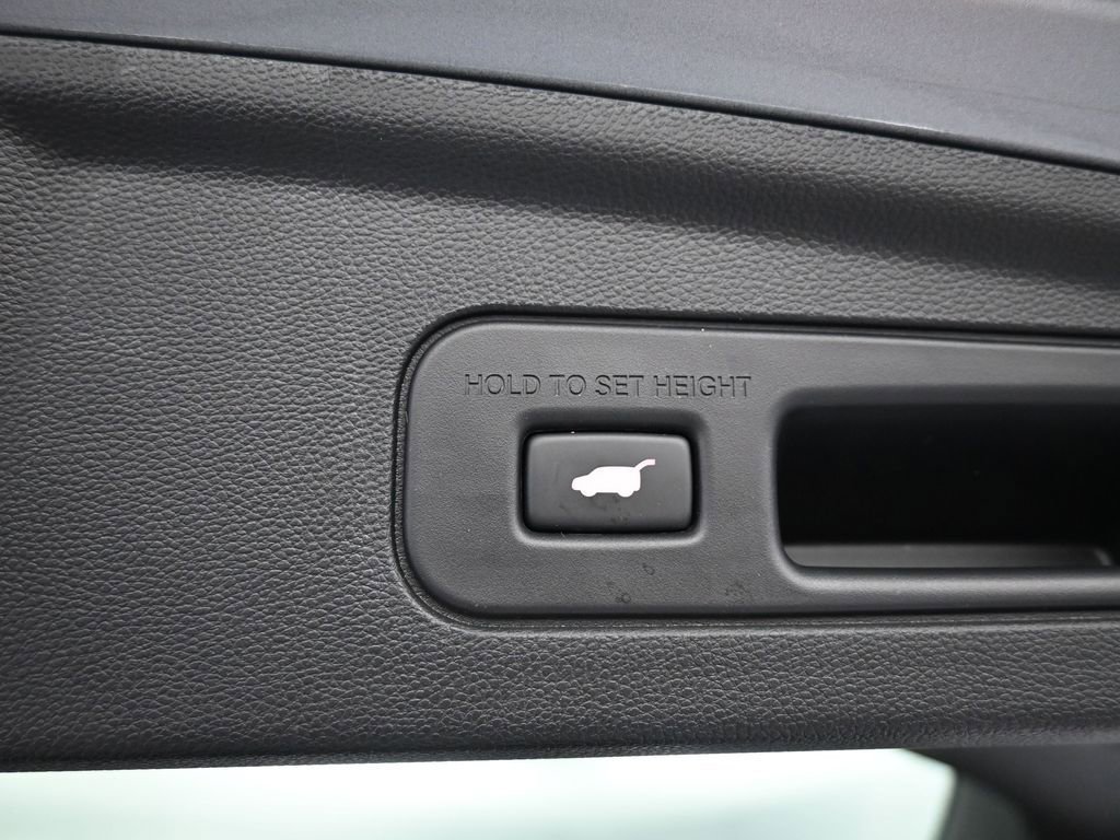 Certified 2025 Acura MDX SH-AWD w/ Technology Package image 24