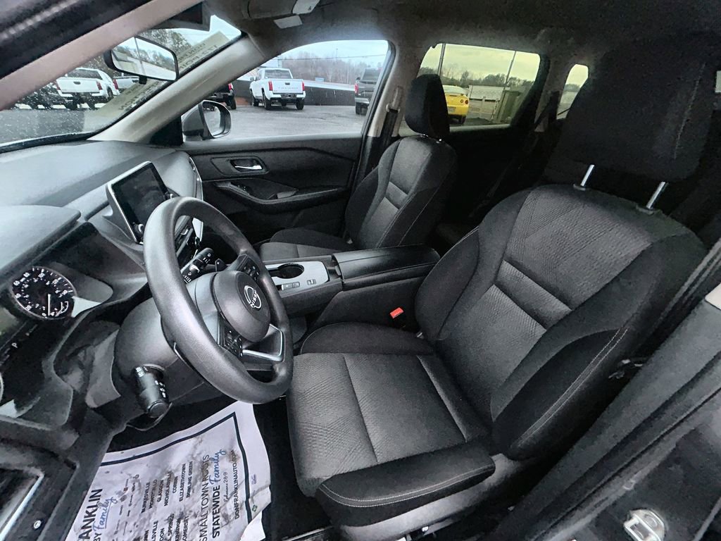 Used 2024 Nissan Rogue SV image 17