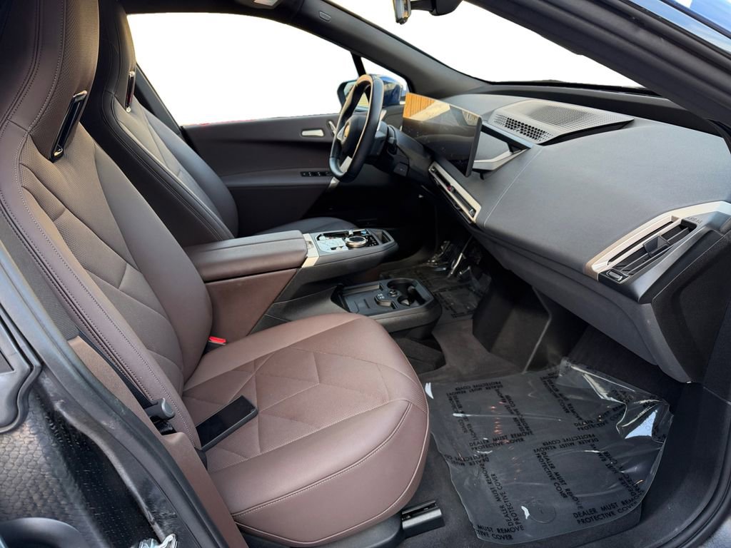Used 2023 BMW iX xDrive50 w/ Convenience Package image 15