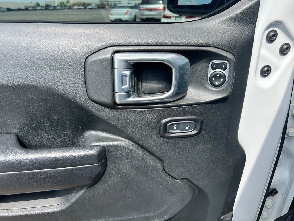 Used 2018 Jeep Wrangler Unlimited Sport S AWD/4WD image 16