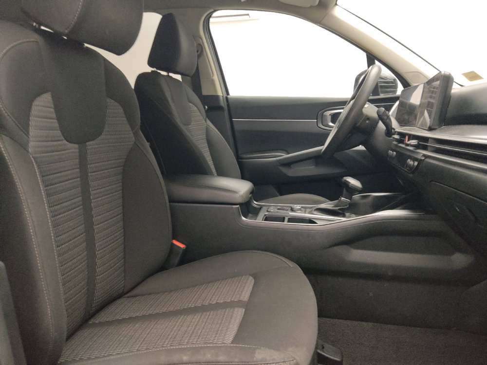Used 2024 Kia Sorento LX FWD image 21