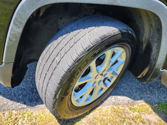 Used 2016 Jeep Cherokee Latitude w/ Cold Weather Group AWD/4WD image 9