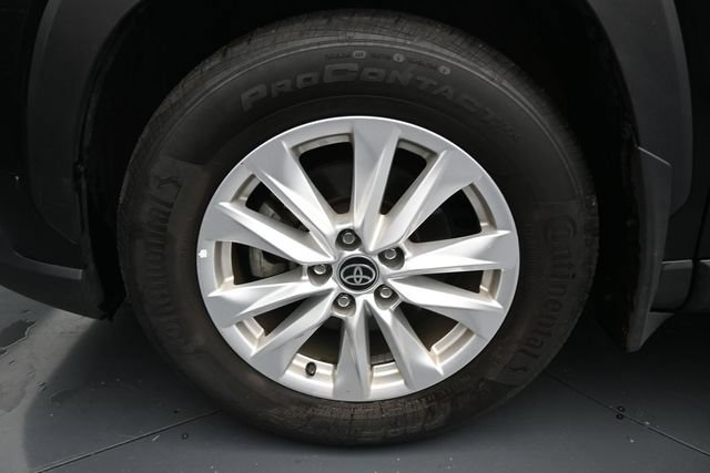 Used 2023 Toyota Corolla Cross LE w/ Moonroof Package AWD/4WD image 12