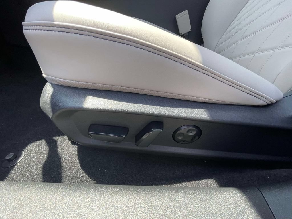 New 2026 Nissan Sentra SL w/ Floor Mat Package FWD image 15