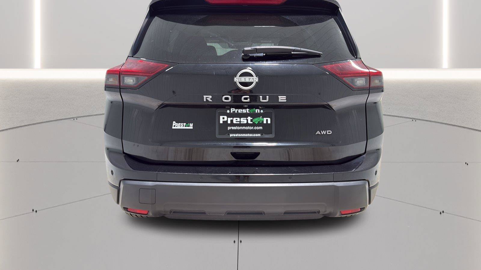 Used 2025 Nissan Rogue SV AWD/4WD image 26