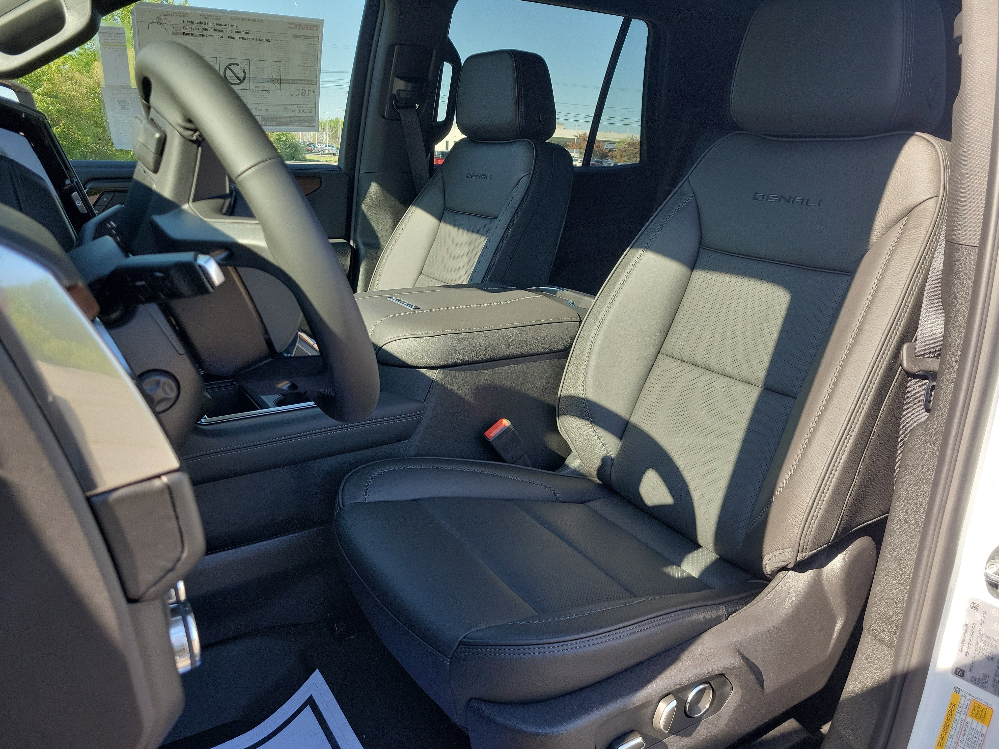 New 2026 GMC Yukon Denali AWD/4WD image 4