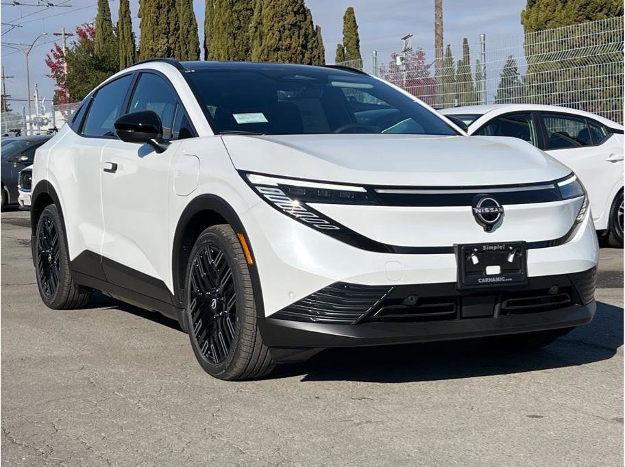 New 2026 Nissan Leaf Platinum+ w/ Cargo Package (Platinum+) image 3