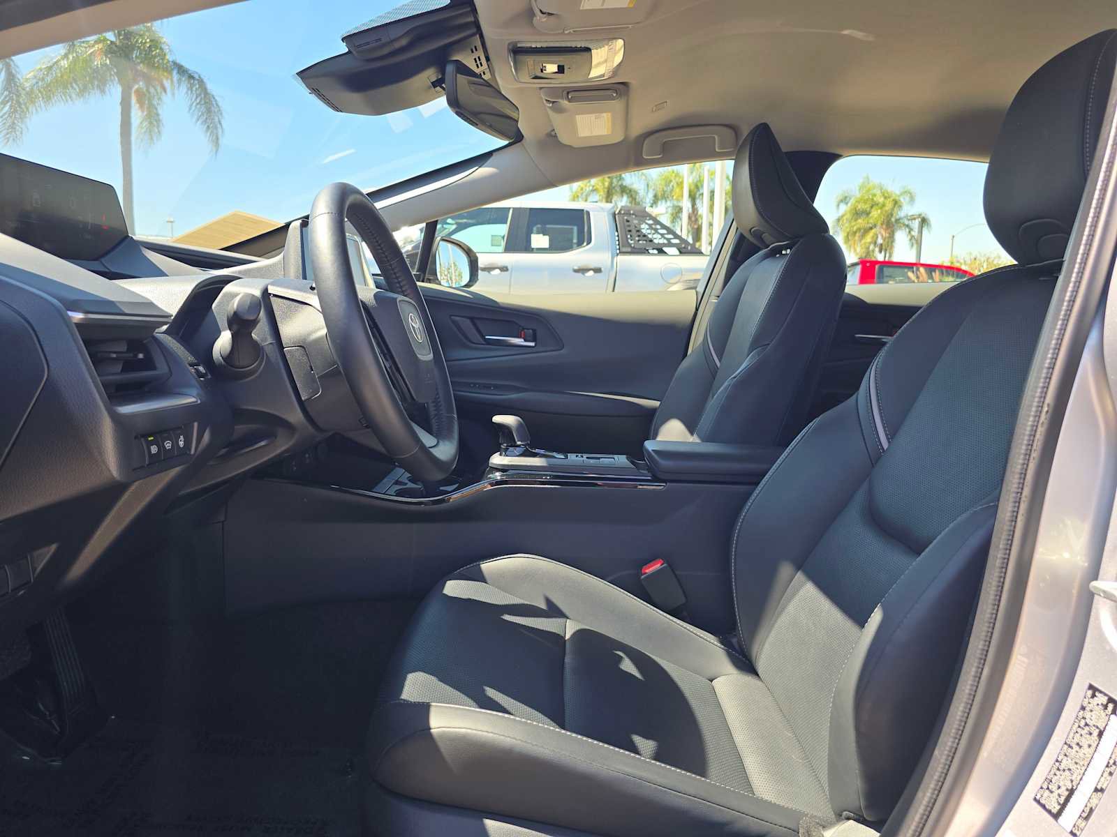 Used 2025 Toyota Prius XLE FWD image 22