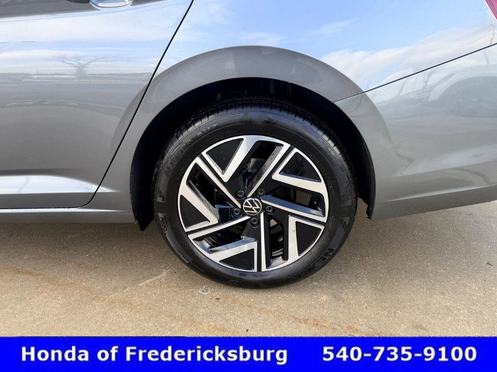 Used 2024 Volkswagen Jetta SEL image 11