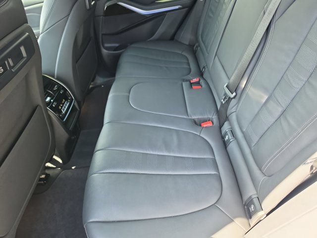 Used 2020 BMW X5 sDrive40i w/ Premium Package RWD image 12