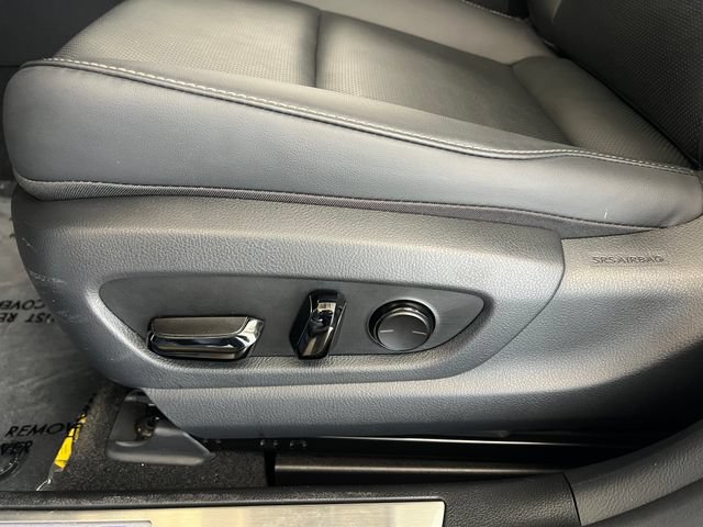 Used 2025 Lexus UX 300h FWD w/ Accessory Package (Z2) image 28