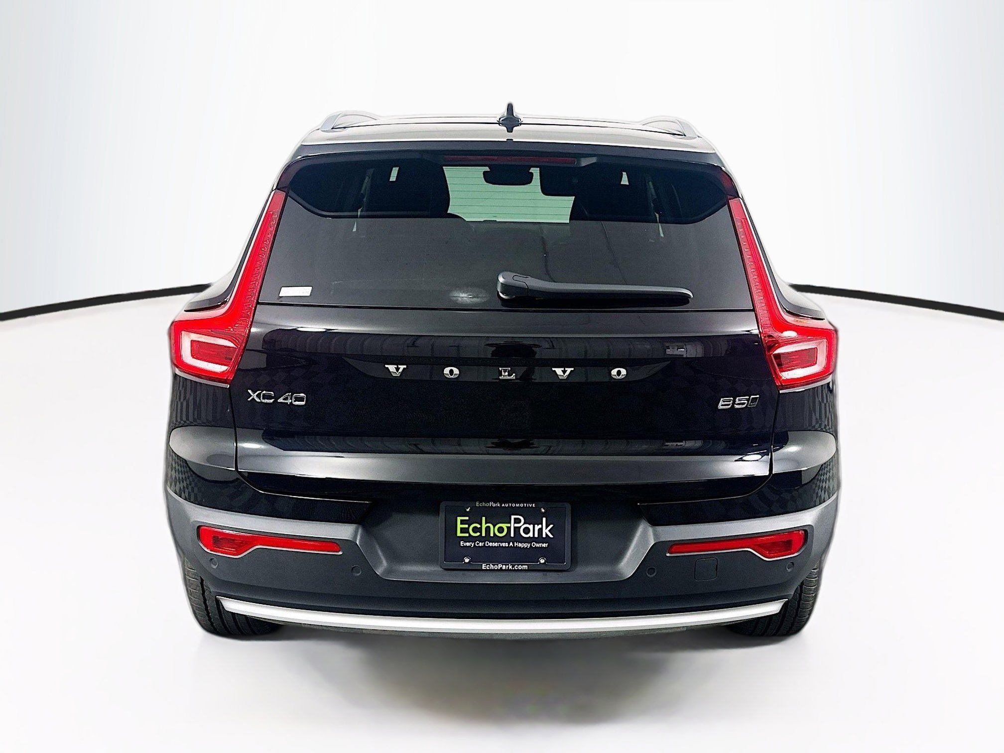 Used 2025 Volvo XC40 B5 Core AWD/4WD image 7