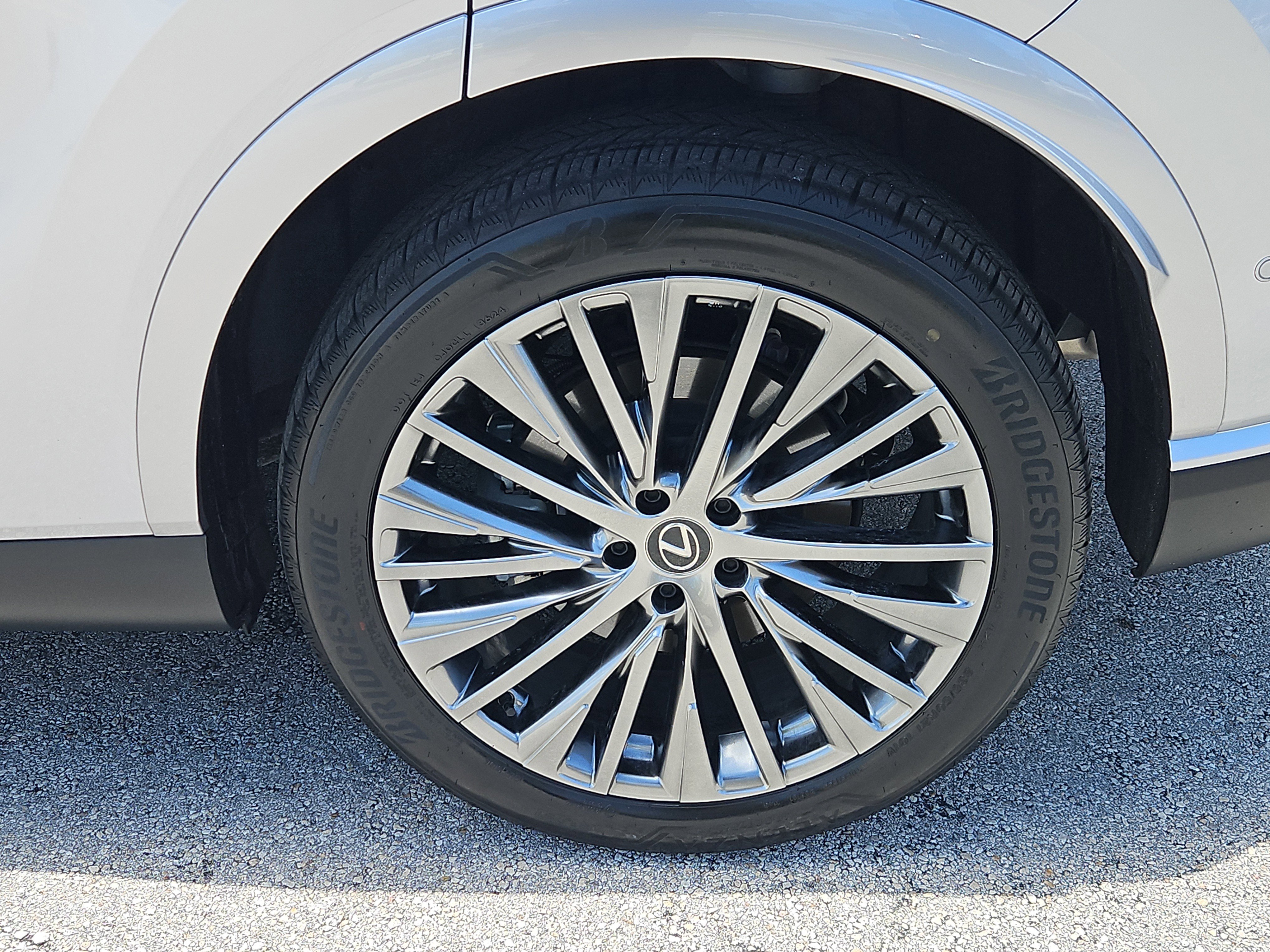 Used 2024 Lexus RX 450h RX 450h+ Luxury image 29