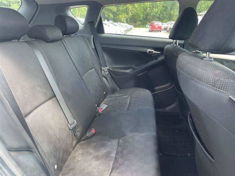 Used 2010 Pontiac Vibe w/ Preferred Package FWD image 13