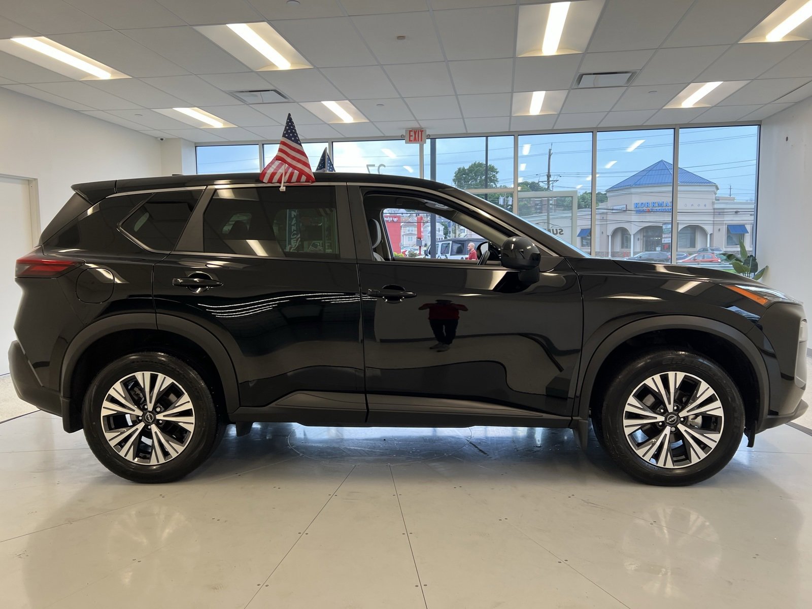 Used 2023 Nissan Rogue SV image 49
